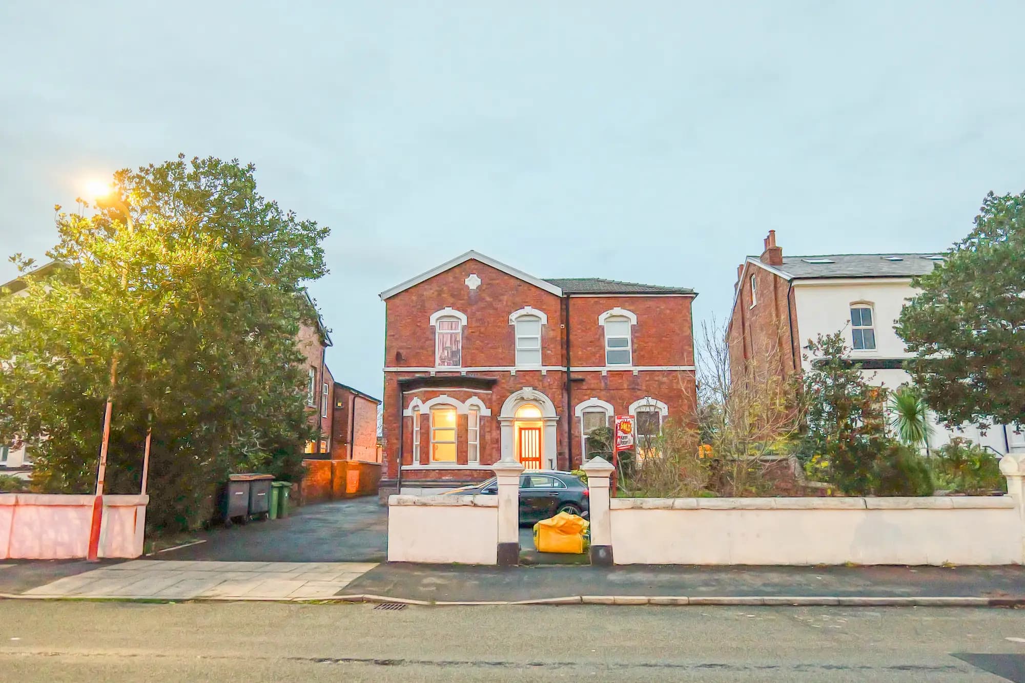 property photo 1 of 25