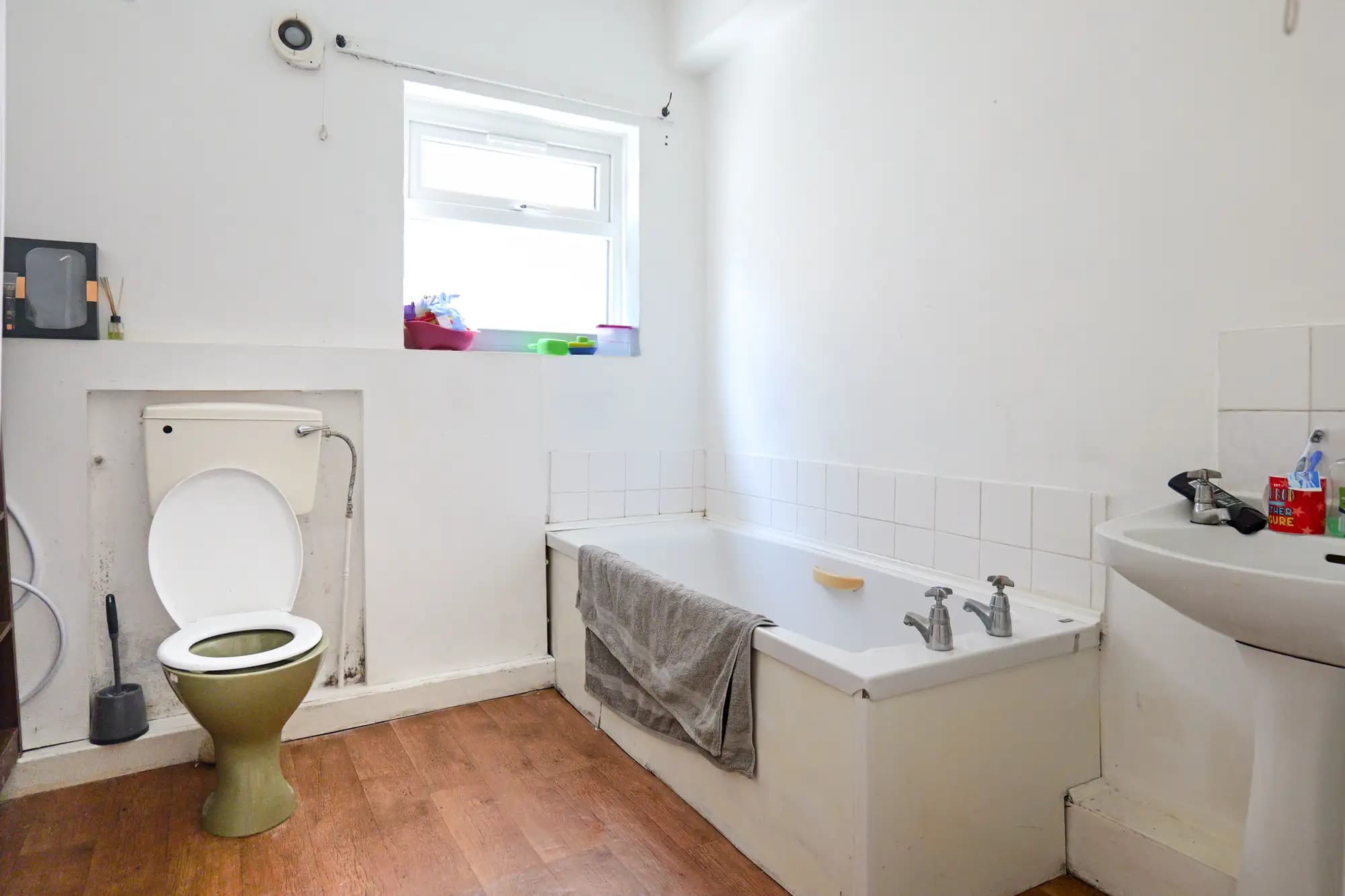 property photo 10 of 18