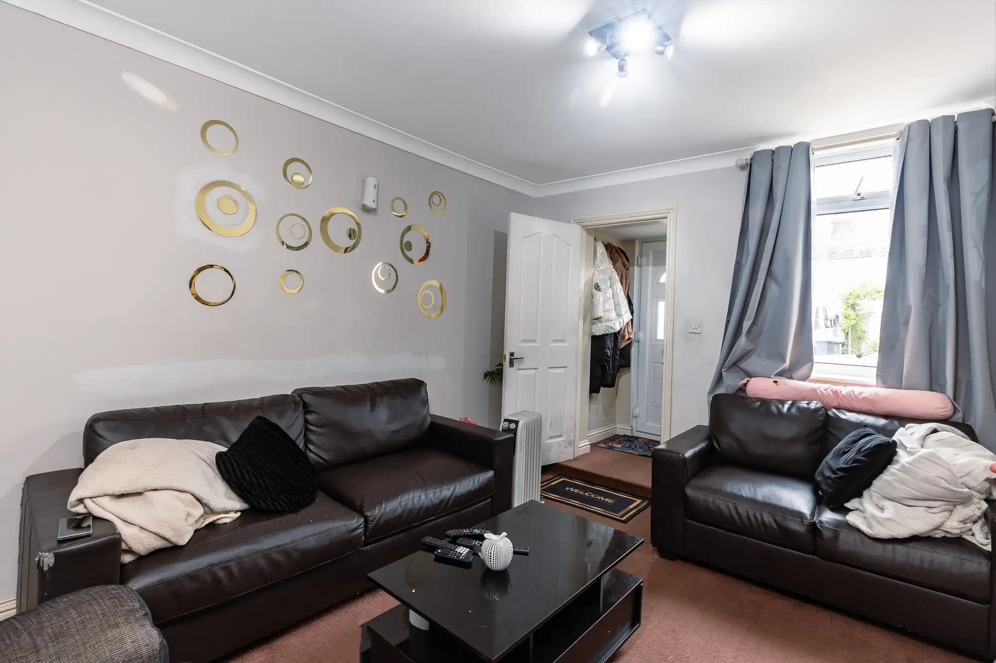 property photo 2 of 25