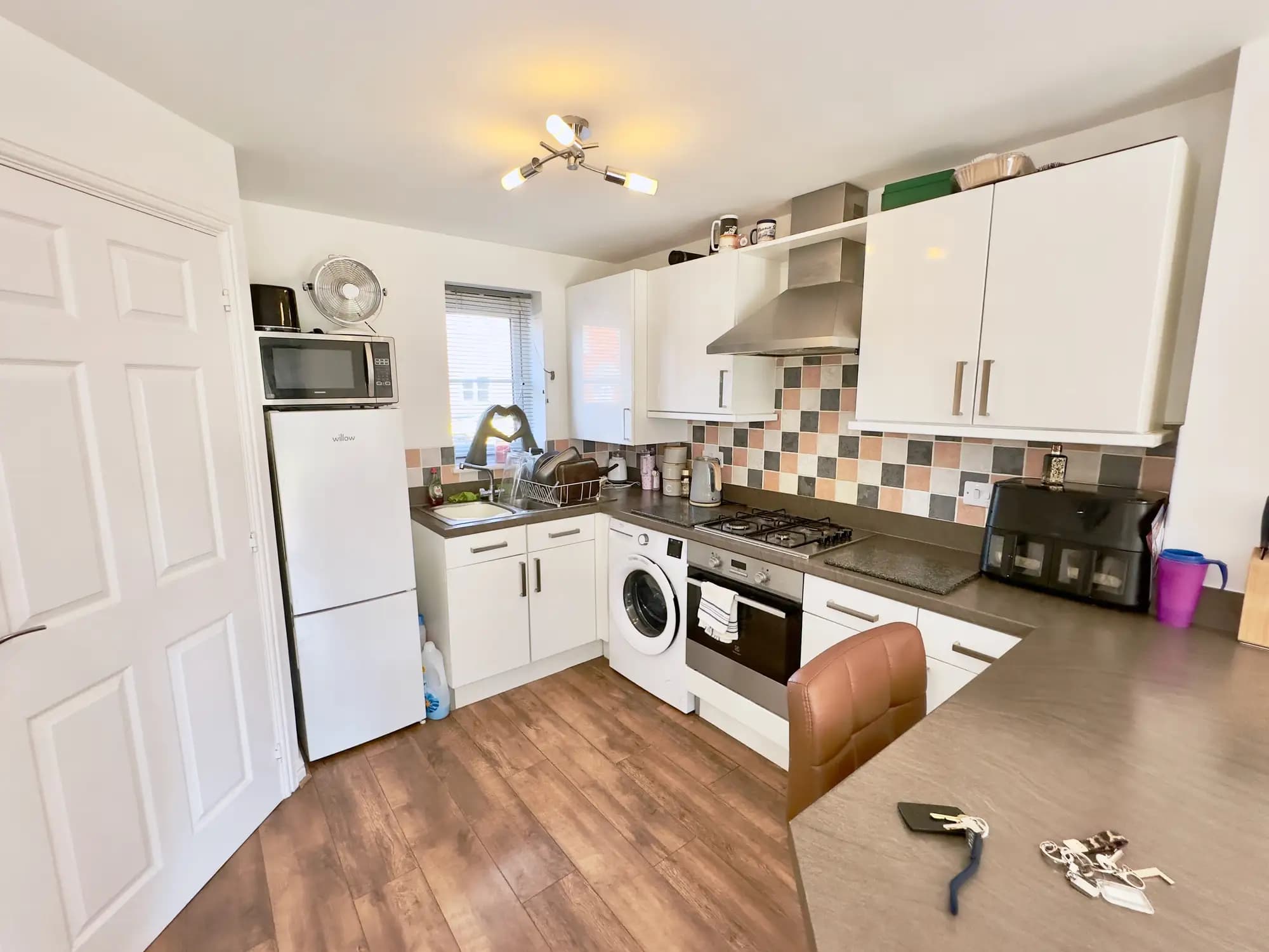 property photo 5 of 16