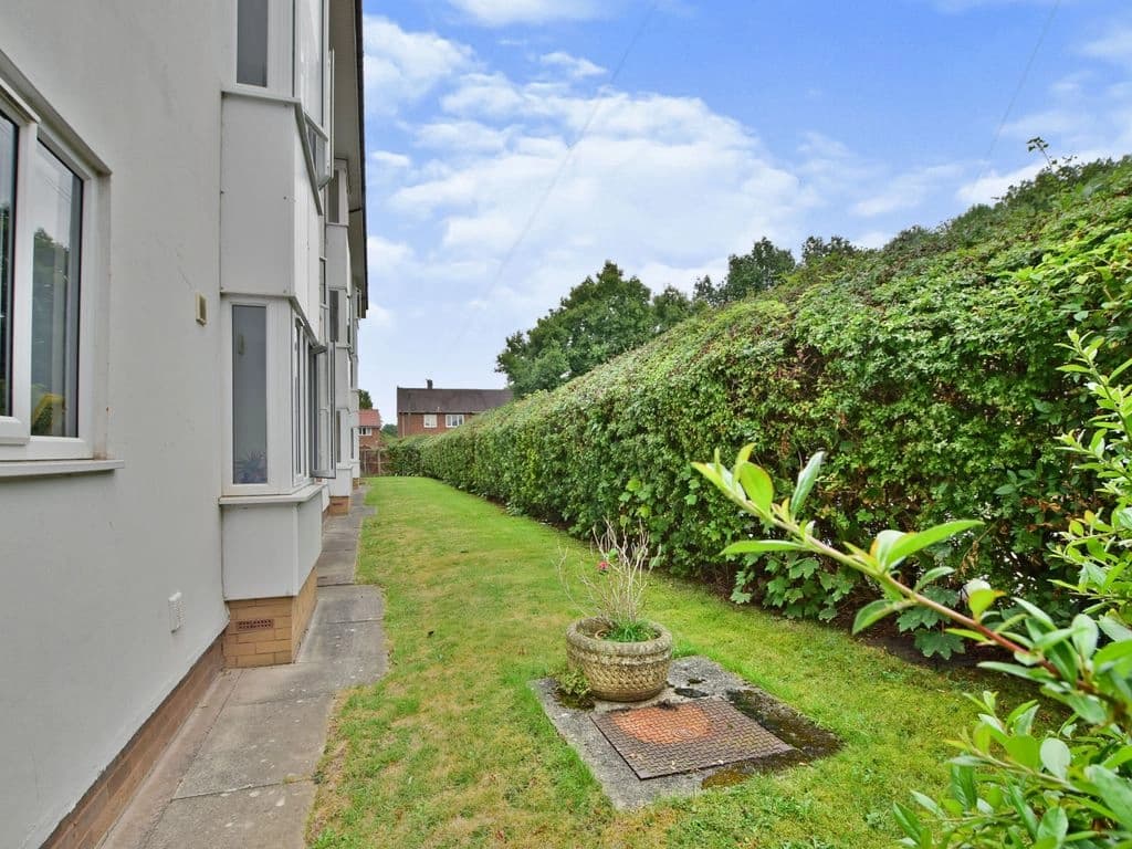 property photo 11 of 15