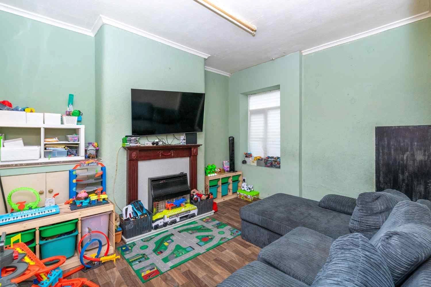 property photo 4 of 22