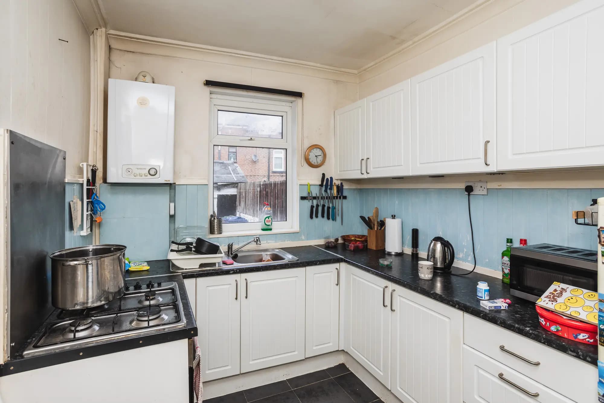 property photo 6 of 18