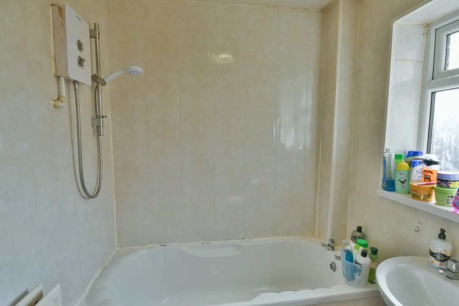 property photo 9 of 23