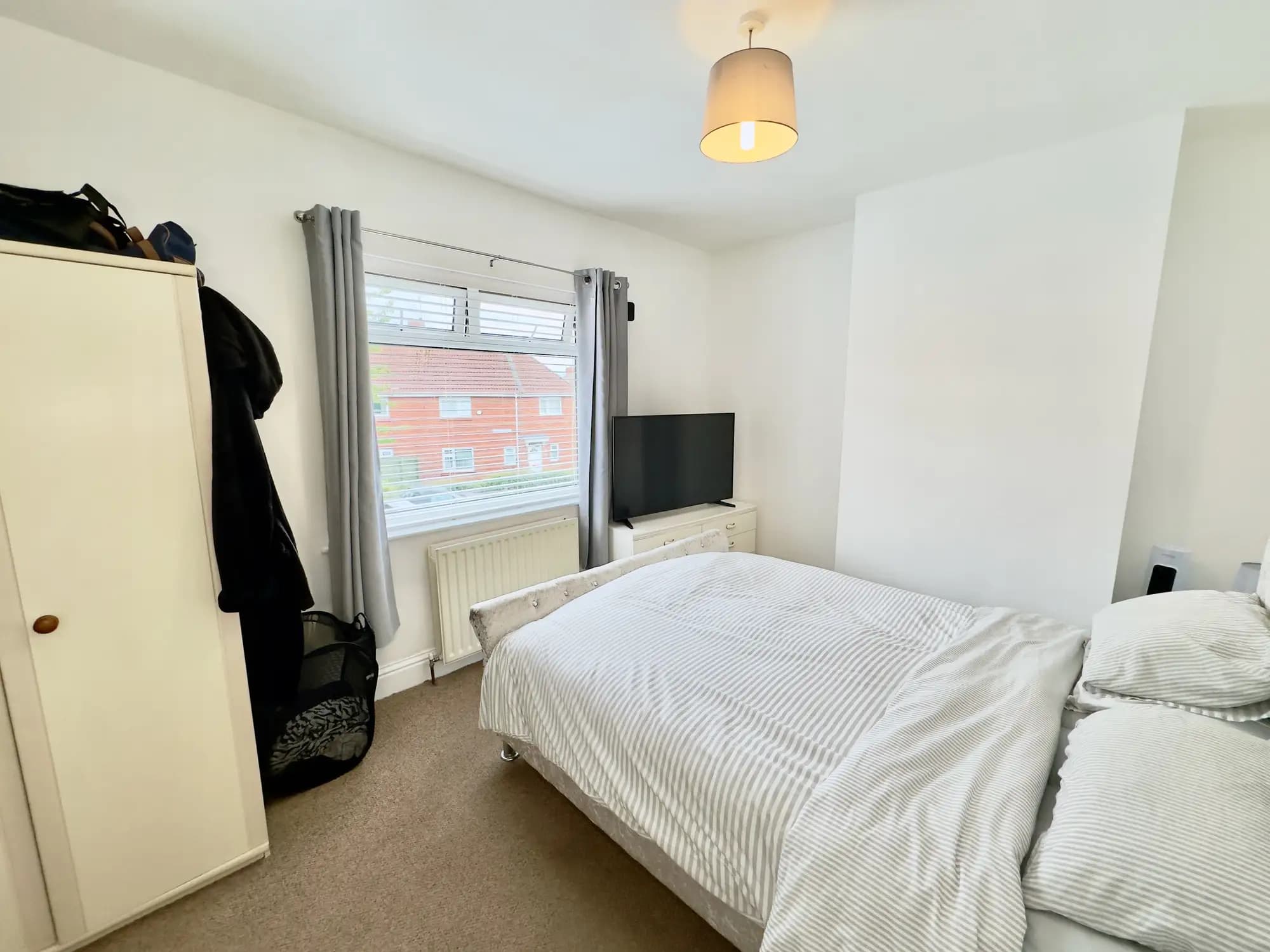 property photo 9 of 16