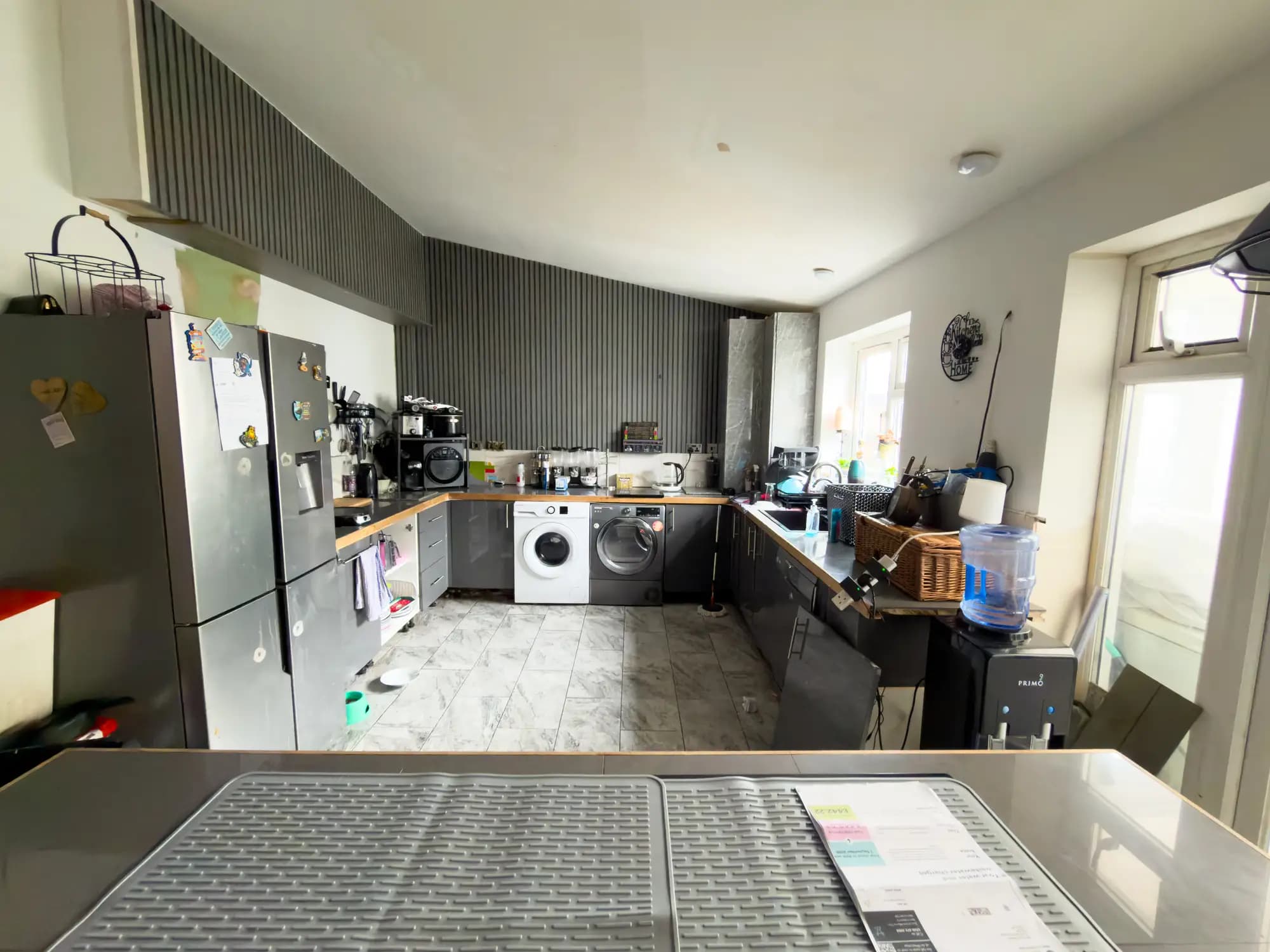 property photo 6 of 18