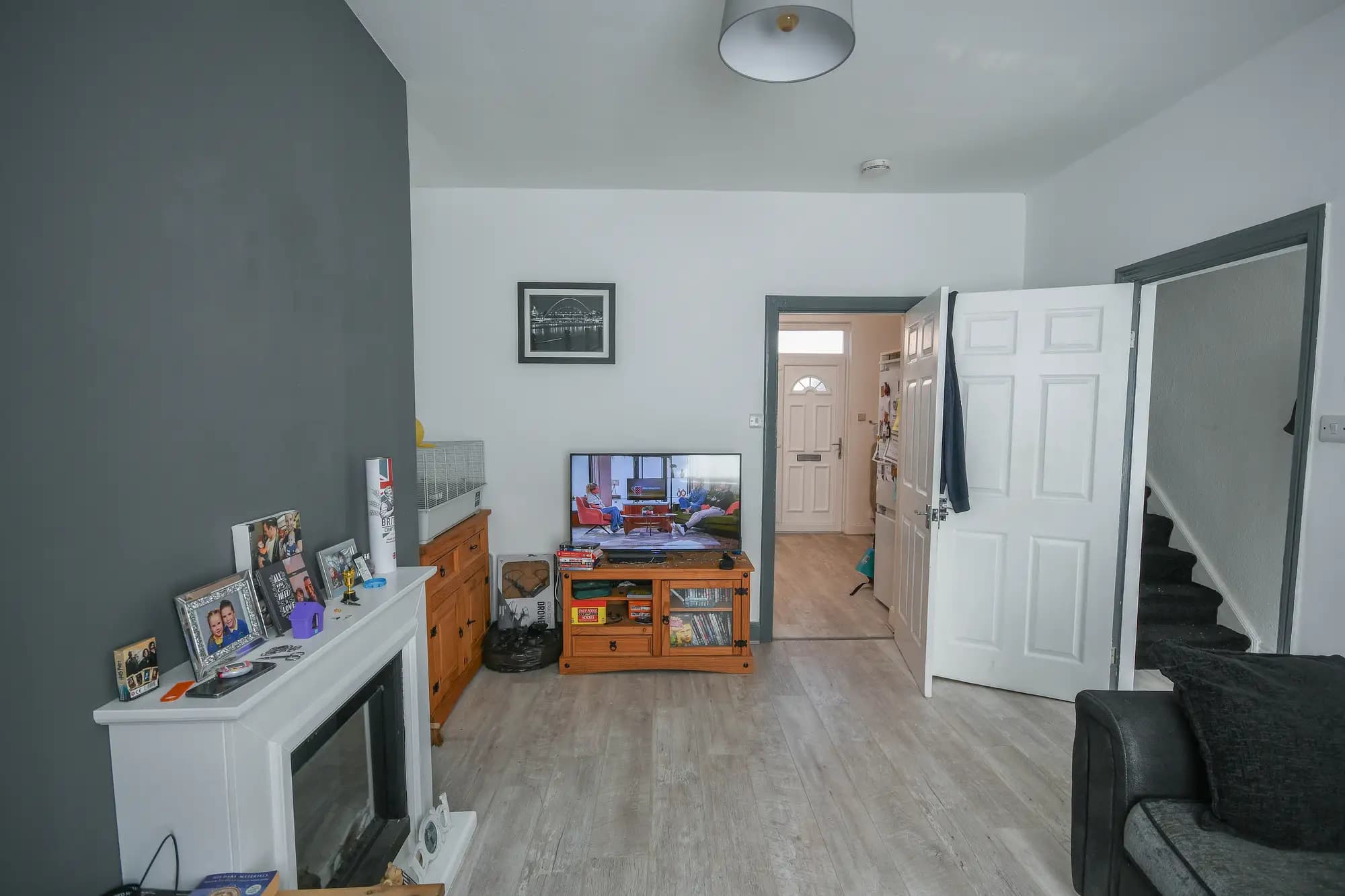 property photo 4 of 15