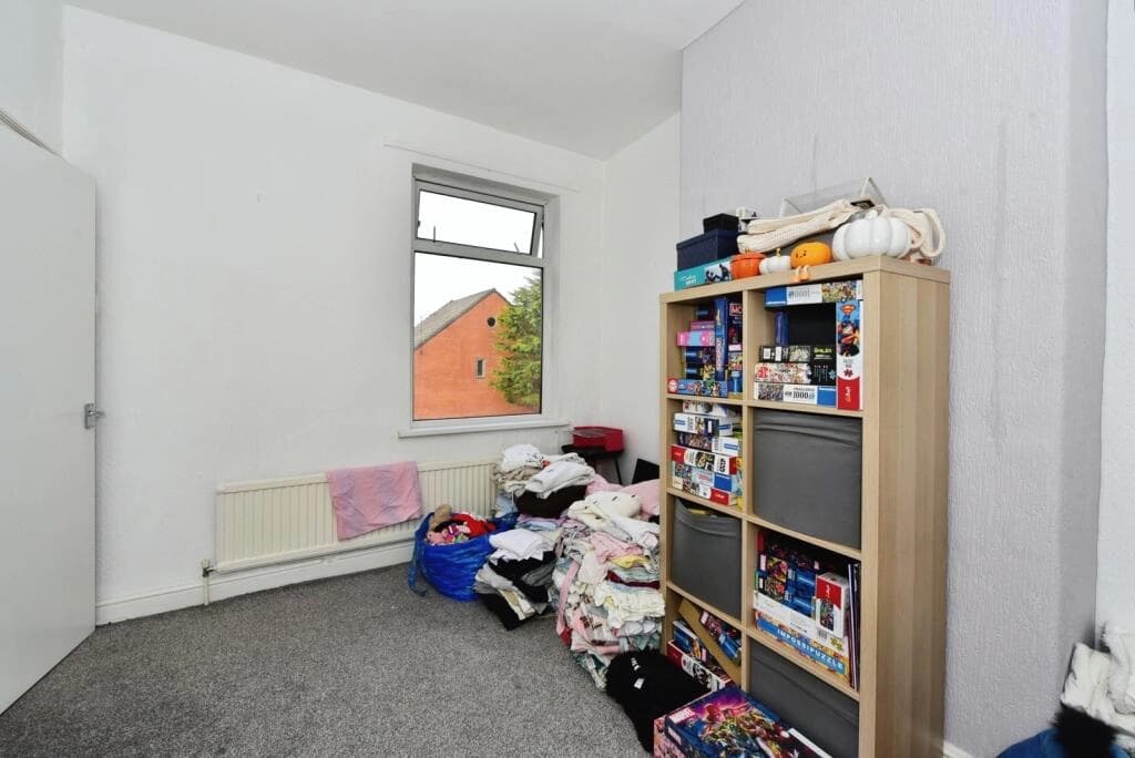 property photo 7 of 8