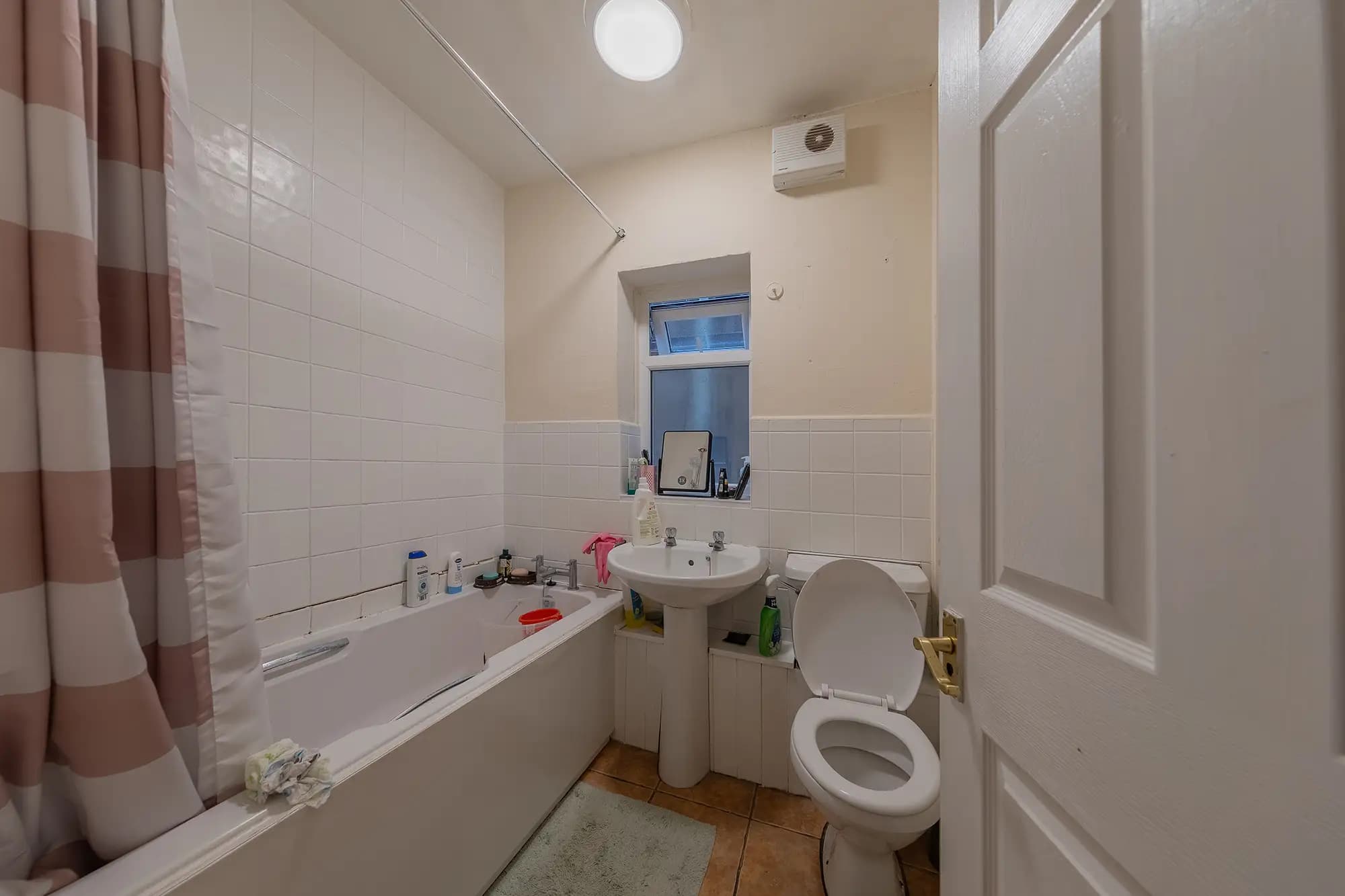 property photo 8 of 15