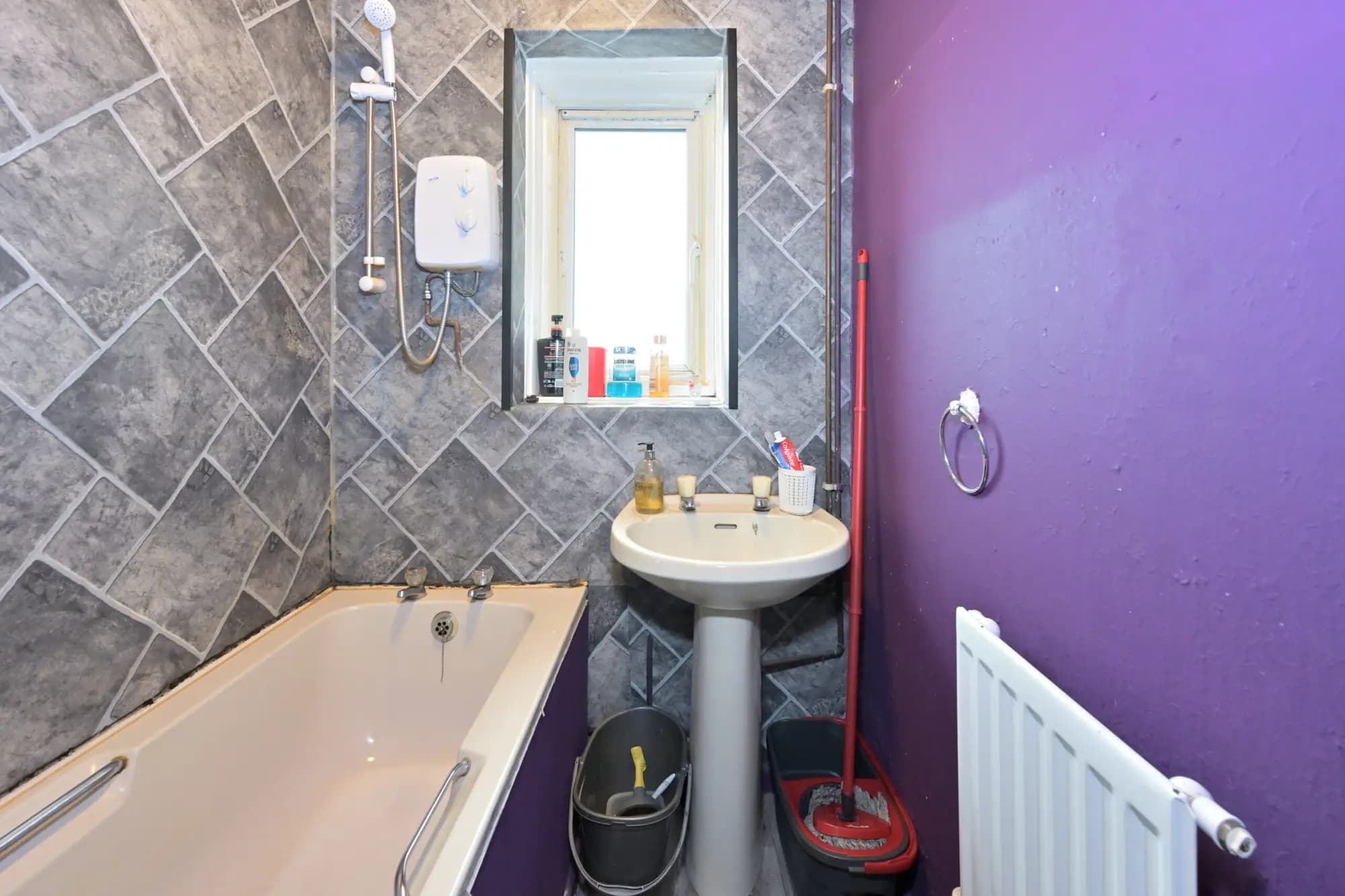 property photo 5 of 12
