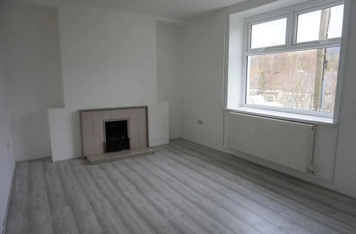 property photo 2 of 28