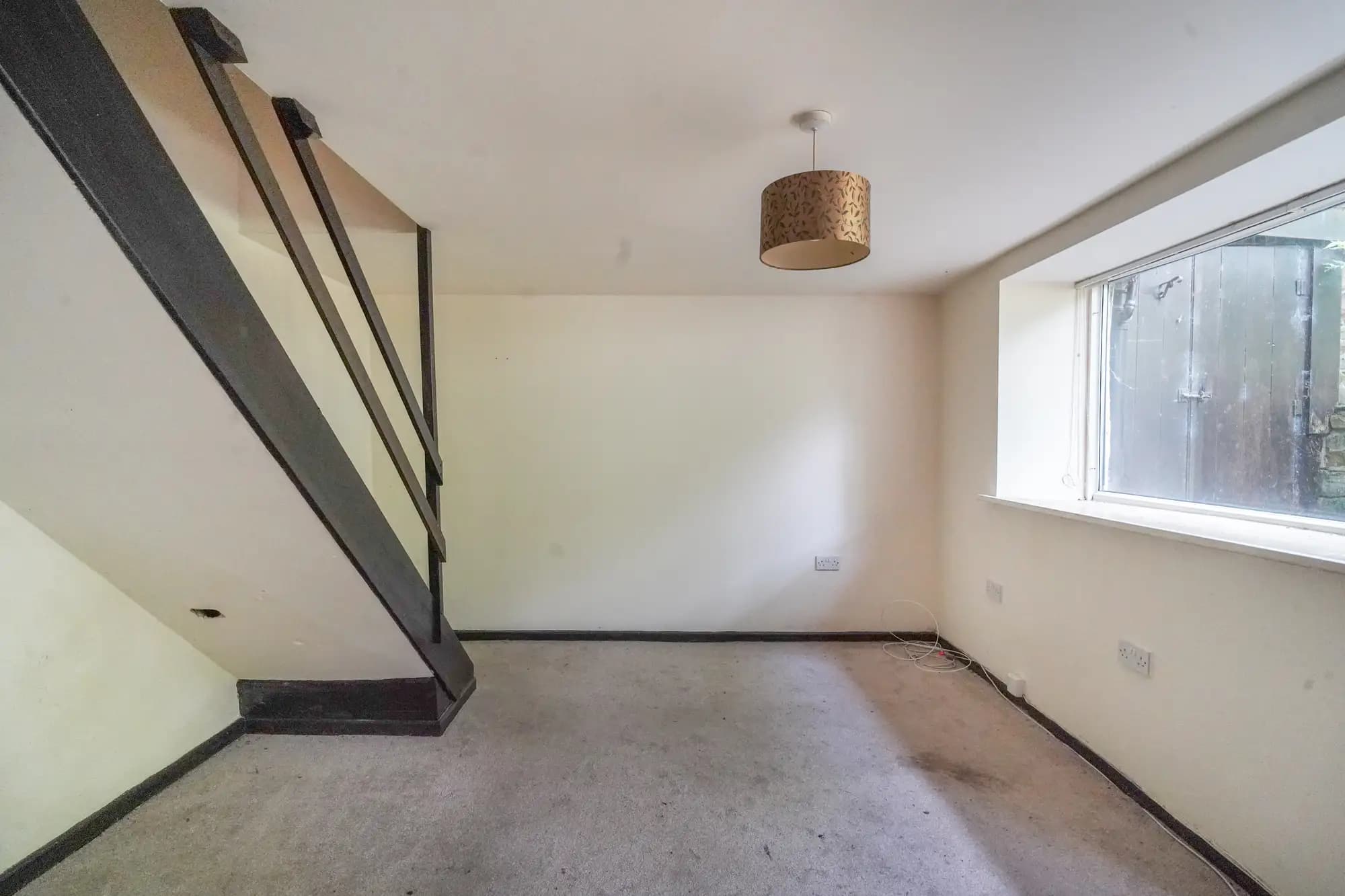 property photo 6 of 27