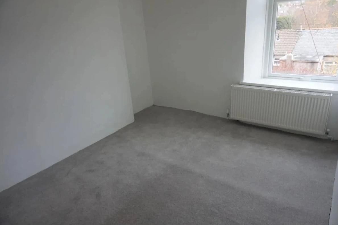 property photo 13 of 28