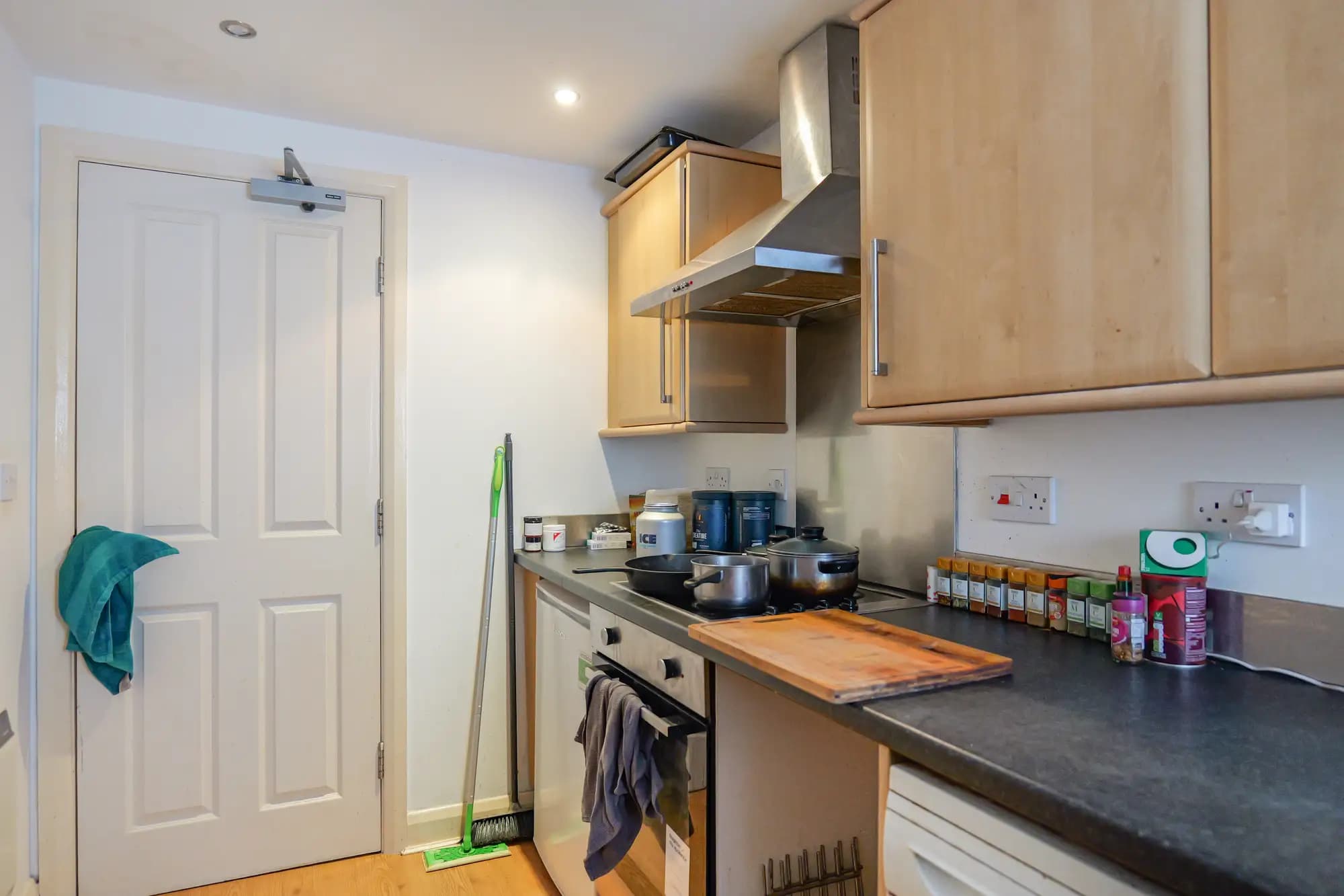 property photo 4 of 11