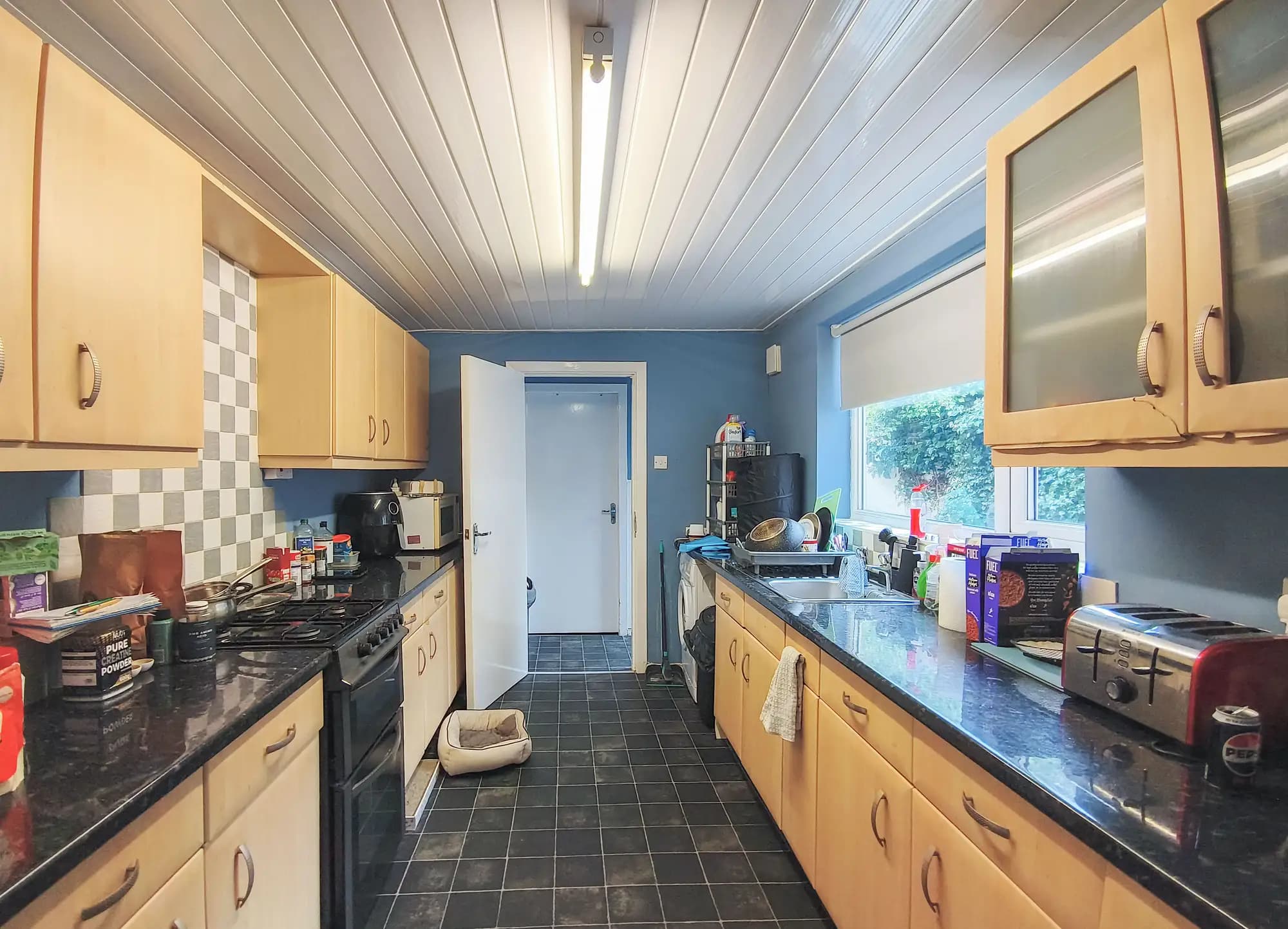 property photo 5 of 15