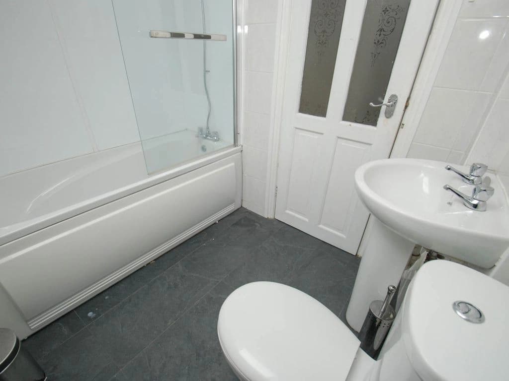 property photo 7 of 17