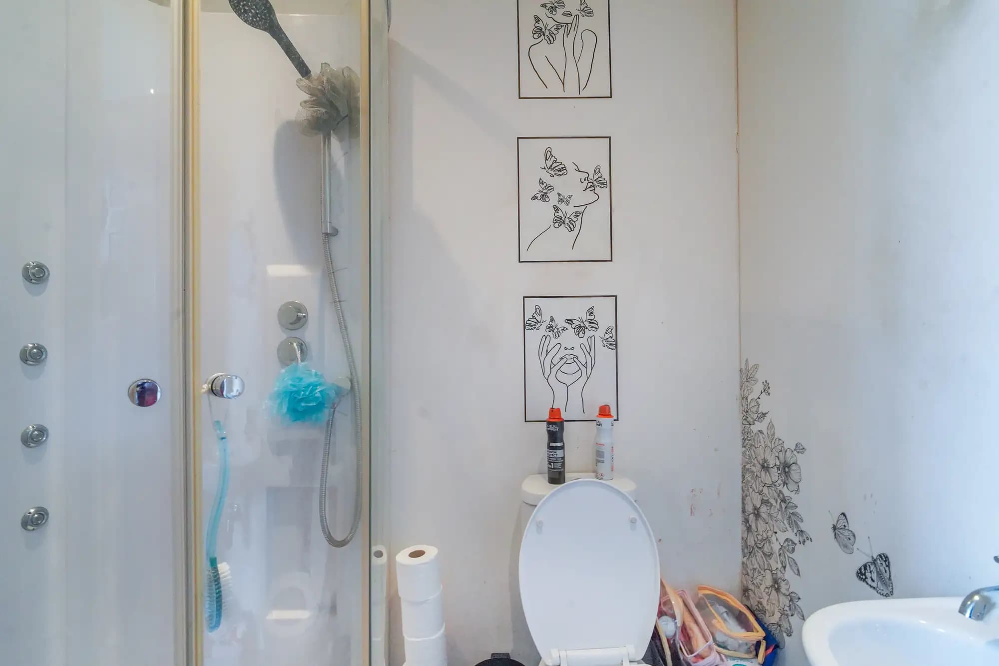 property photo 8 of 21