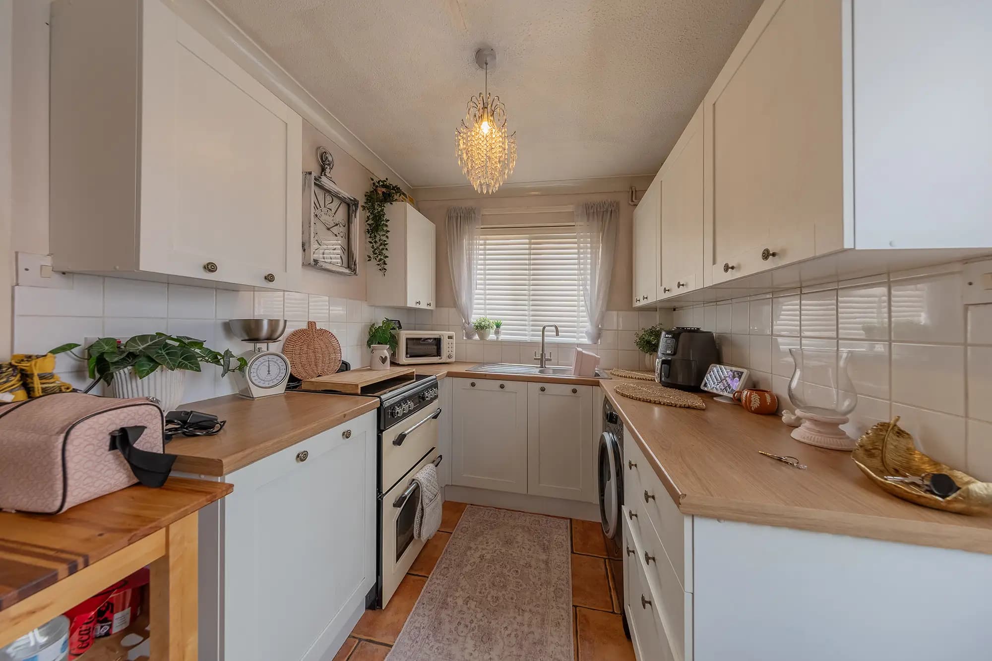 property photo 6 of 16