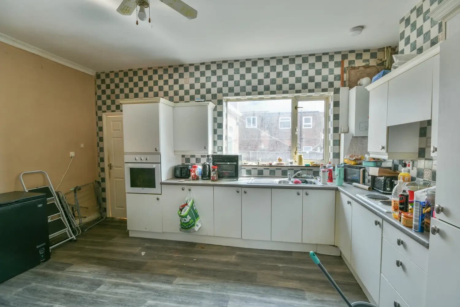 property photo 5 of 23