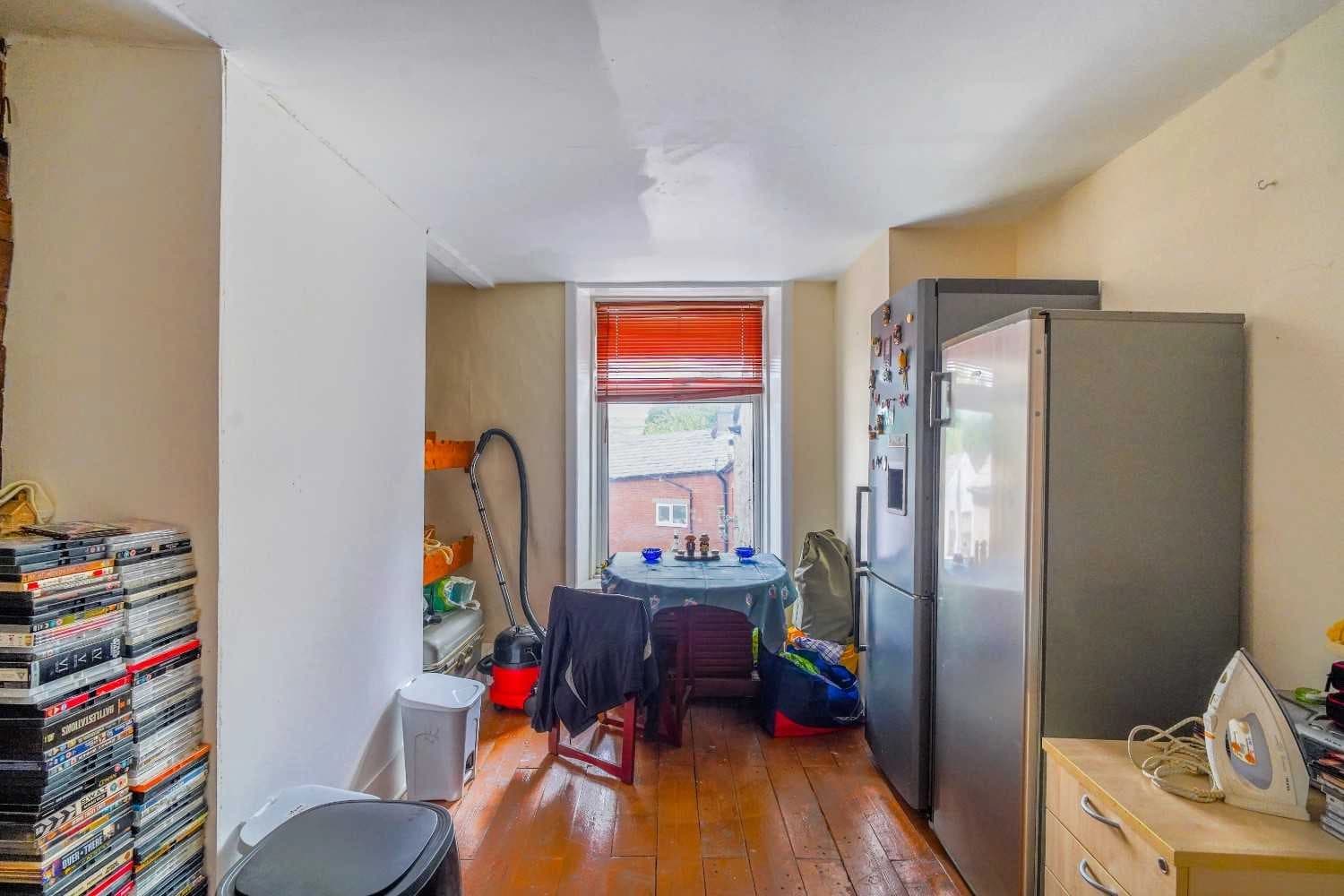 property photo 6 of 27
