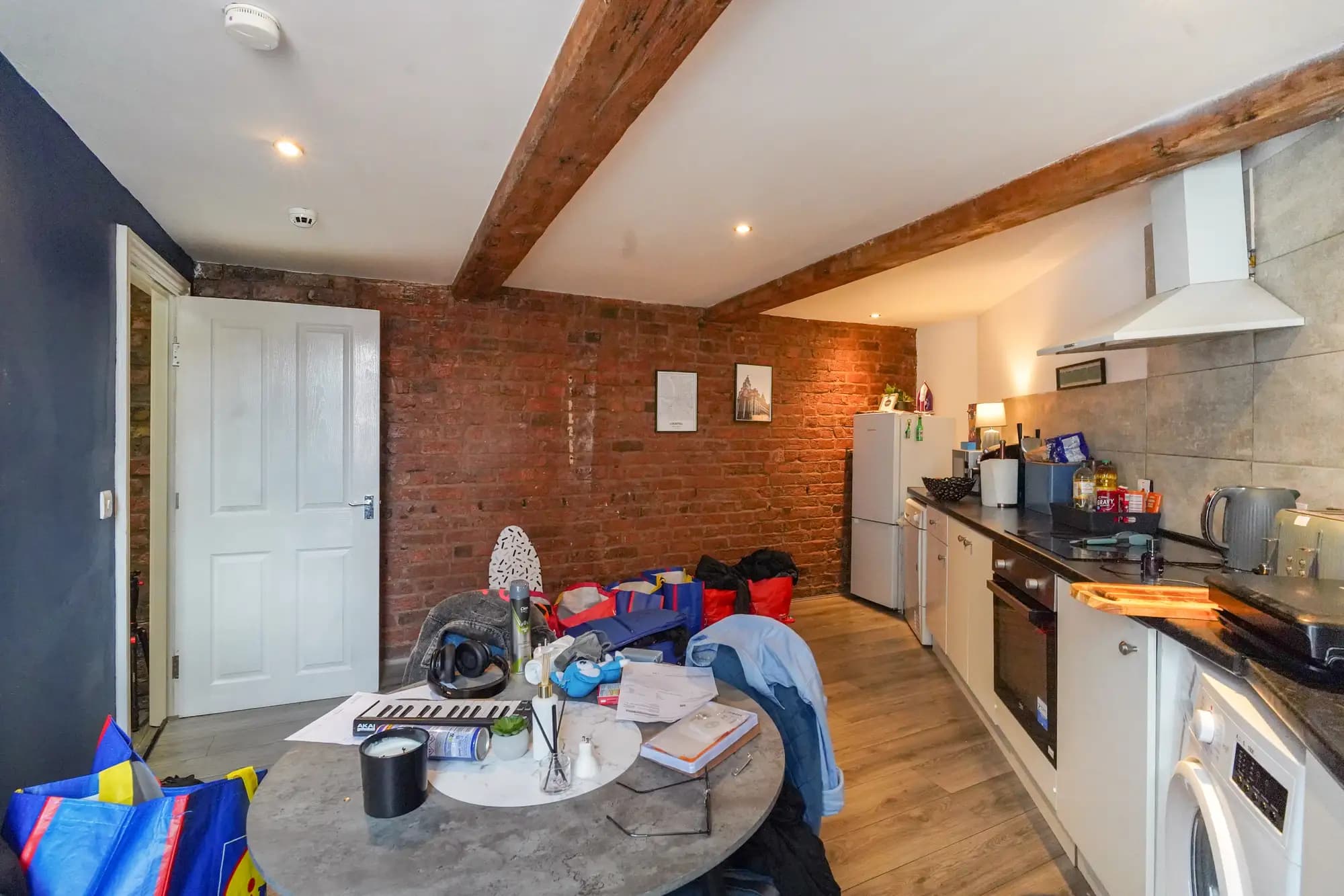 property photo 6 of 16