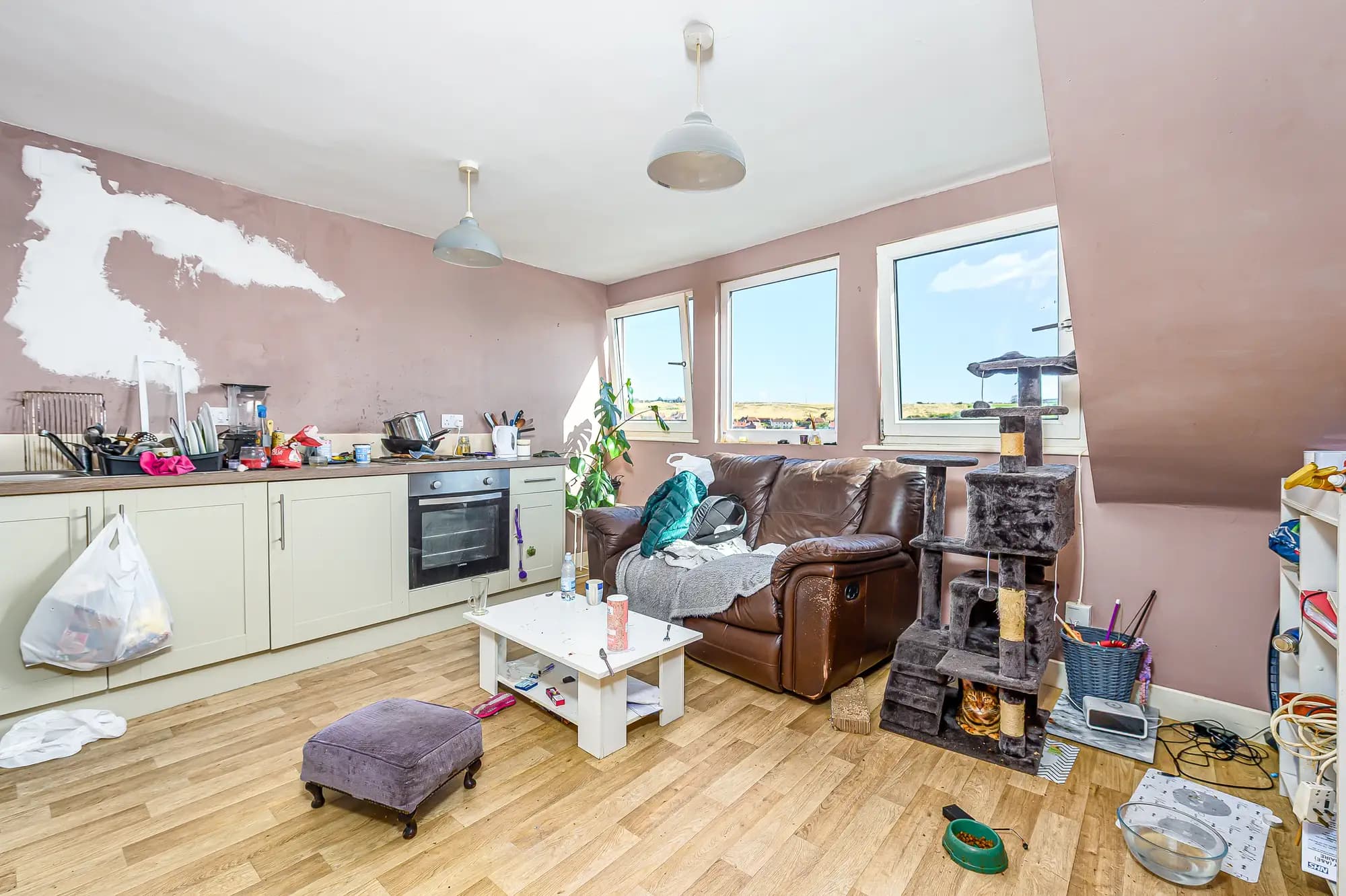 property photo 8 of 32
