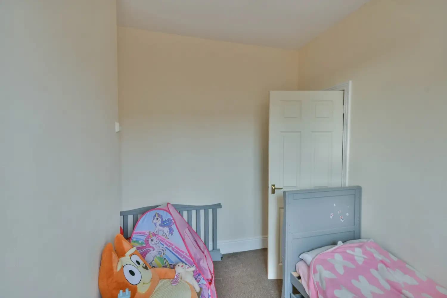 property photo 15 of 23