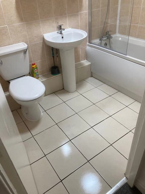 property photo 5 of 19