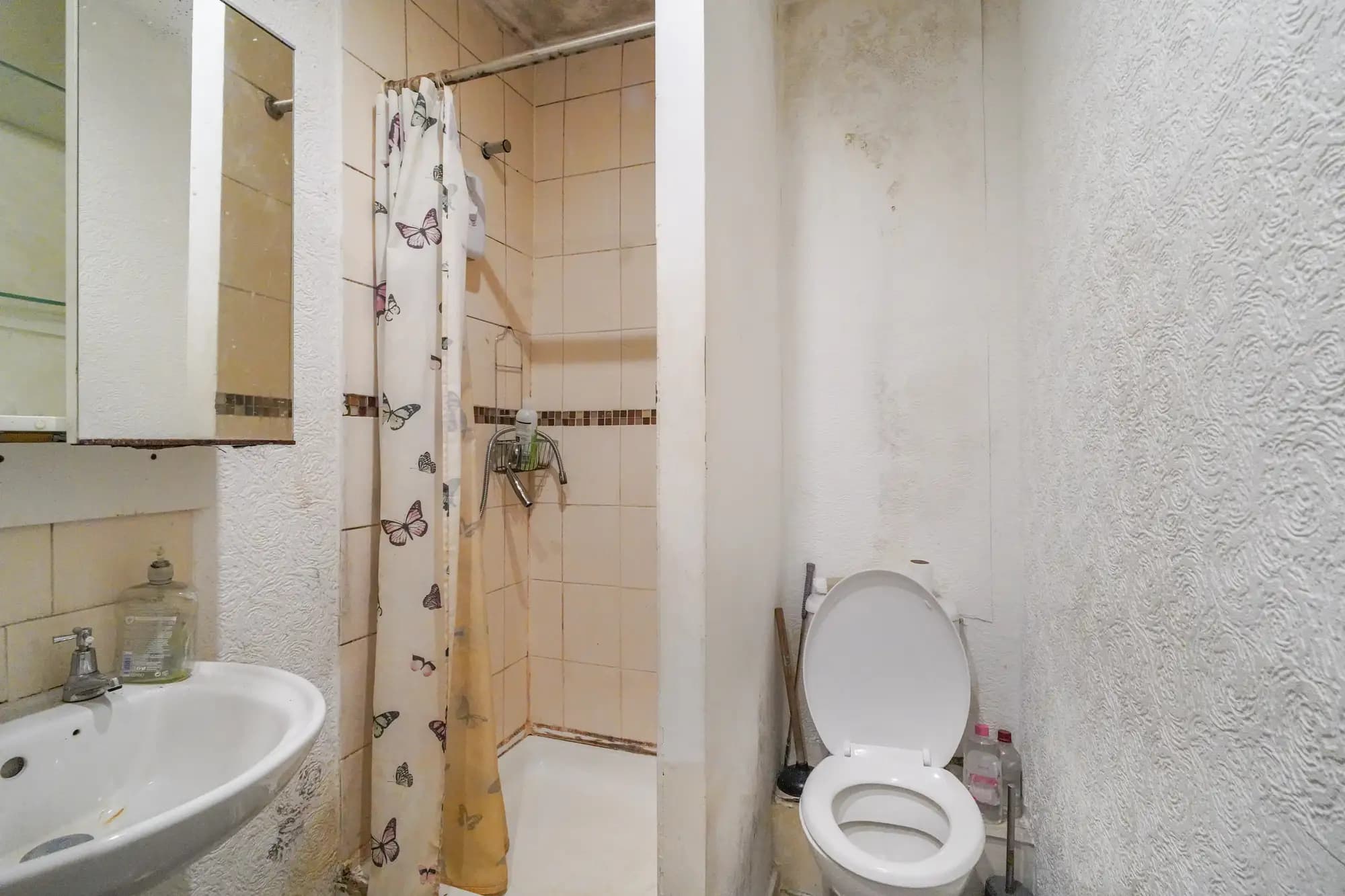 property photo 11 of 27