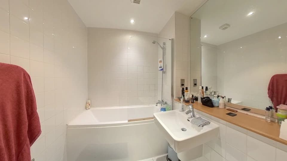 property photo 8 of 12
