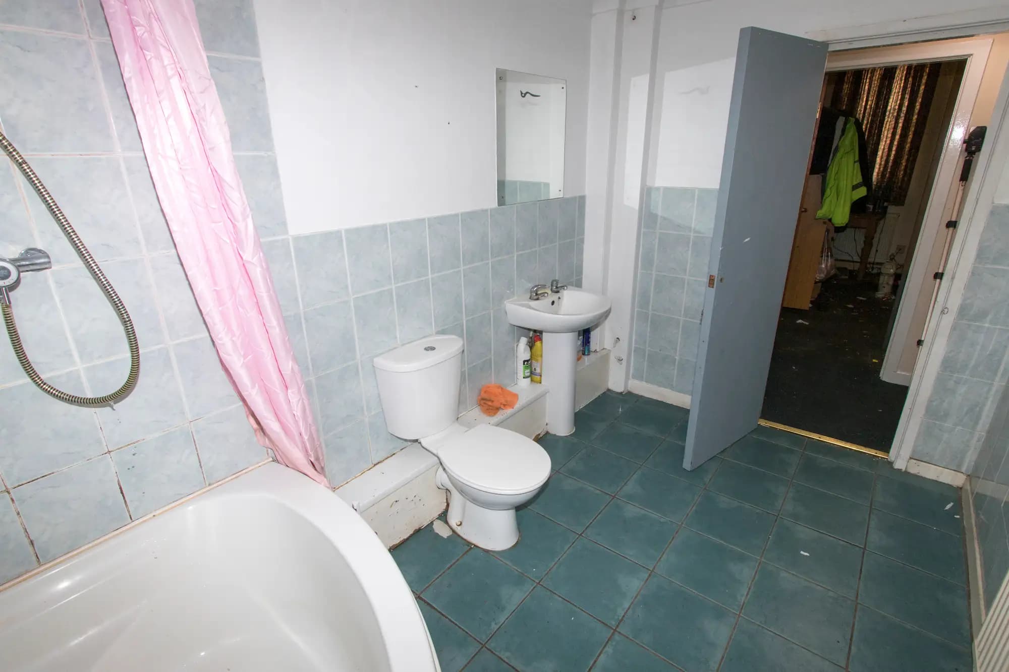 property photo 9 of 15