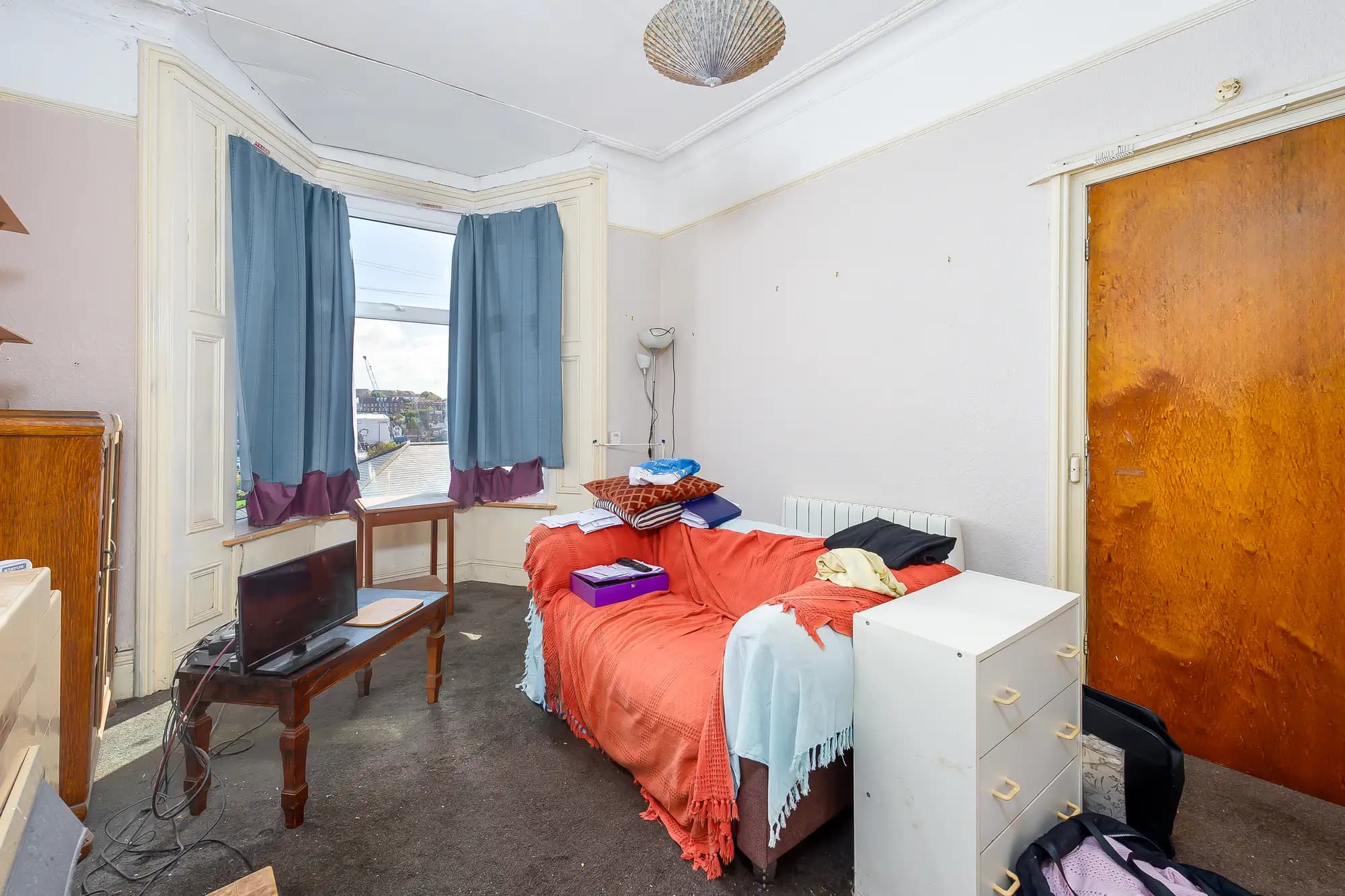 property photo 3 of 32