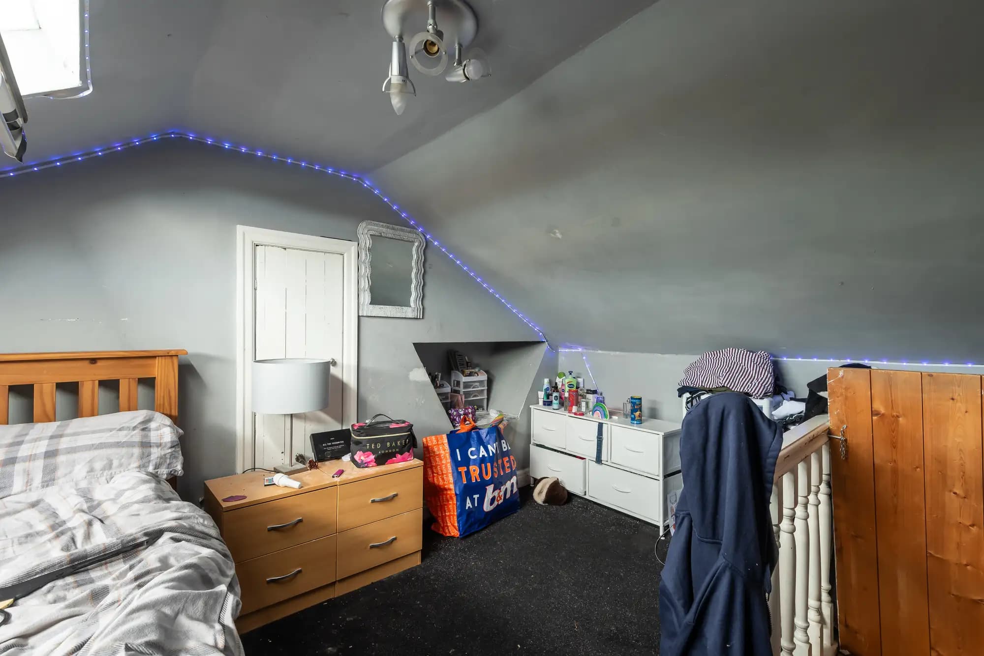 property photo 13 of 17