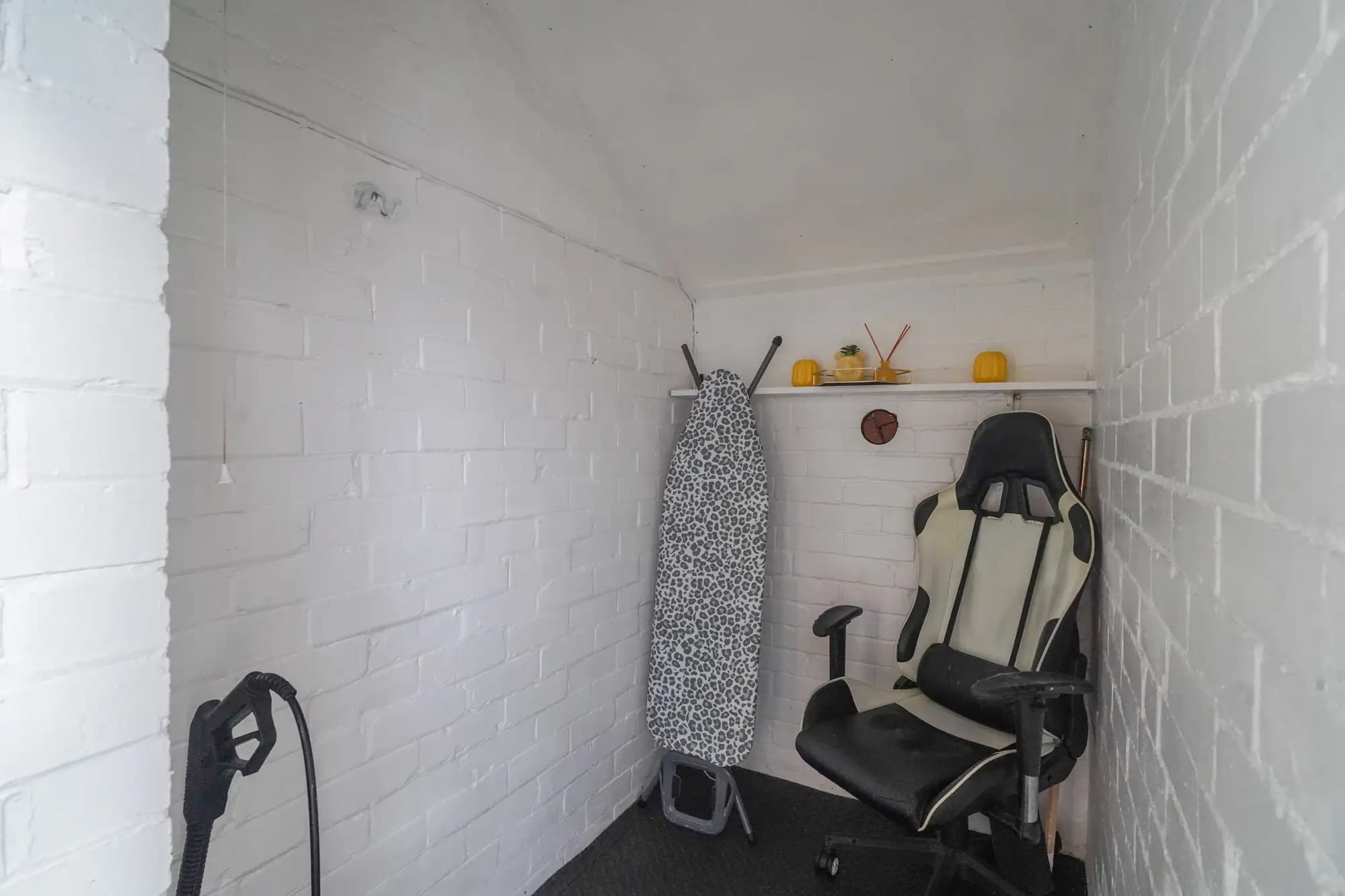 property photo 23 of 28