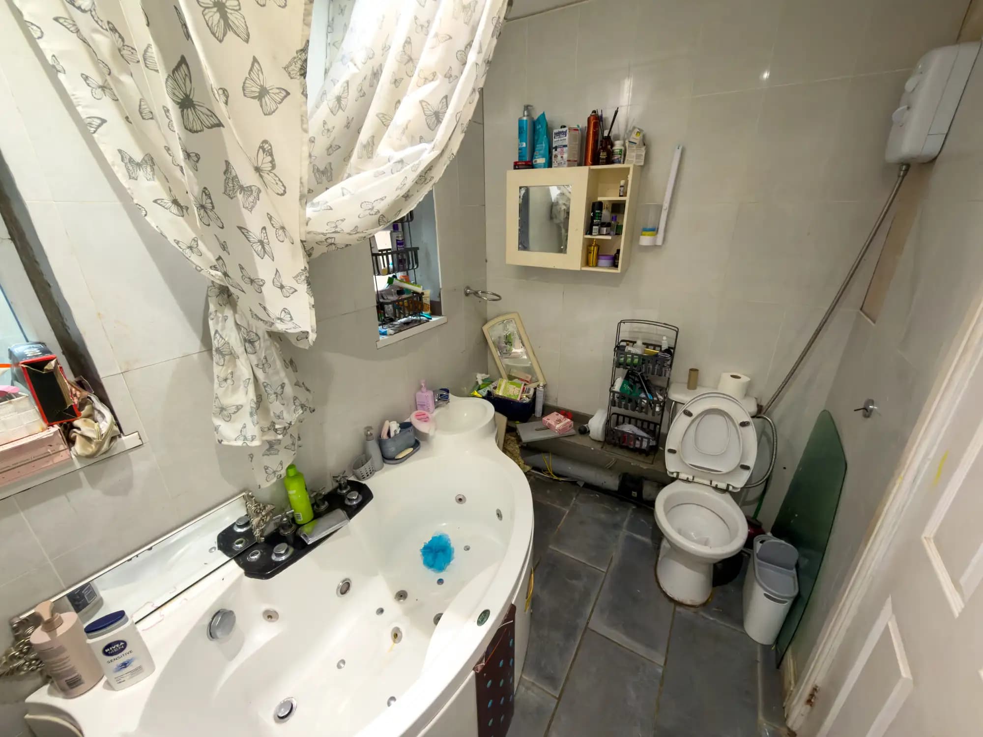 property photo 8 of 18
