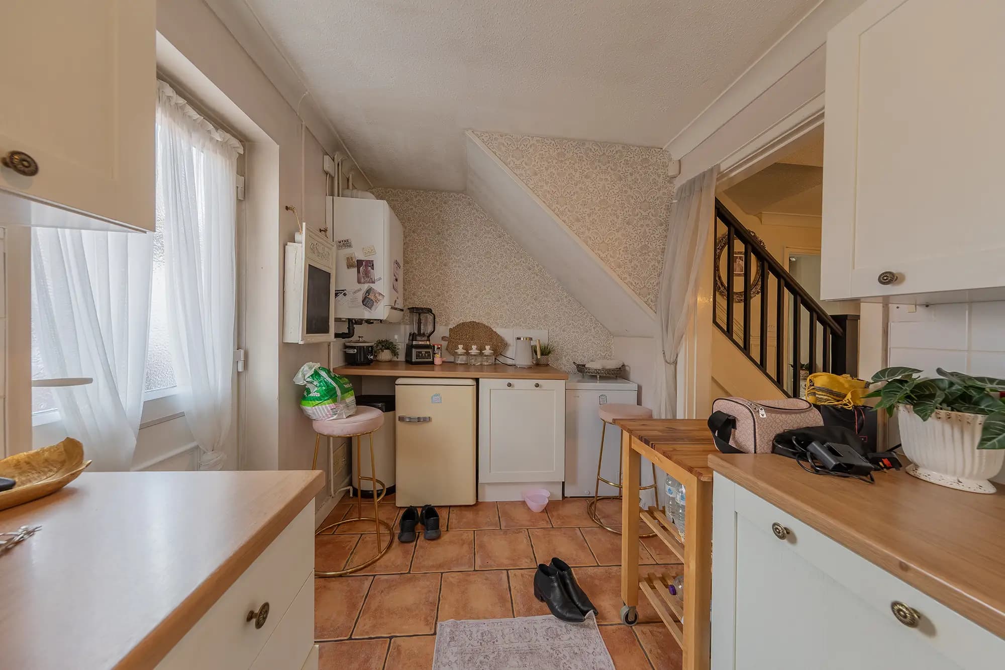 property photo 5 of 16