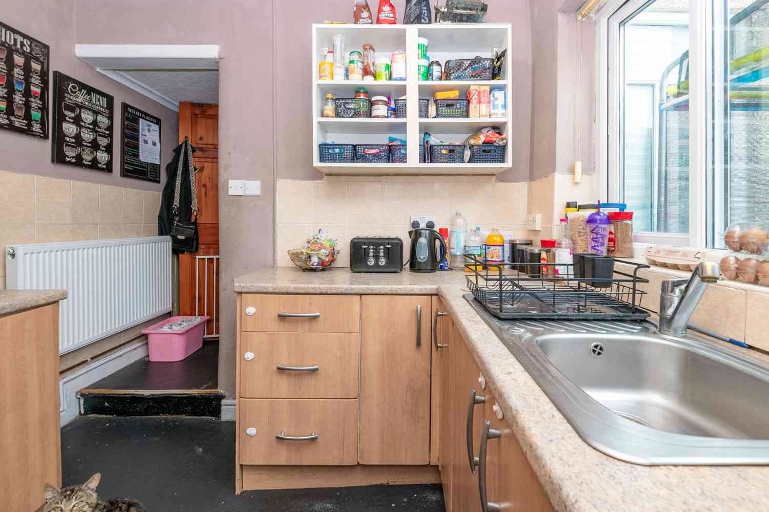 property photo 6 of 22
