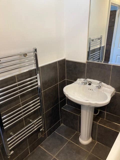 property photo 7 of 32