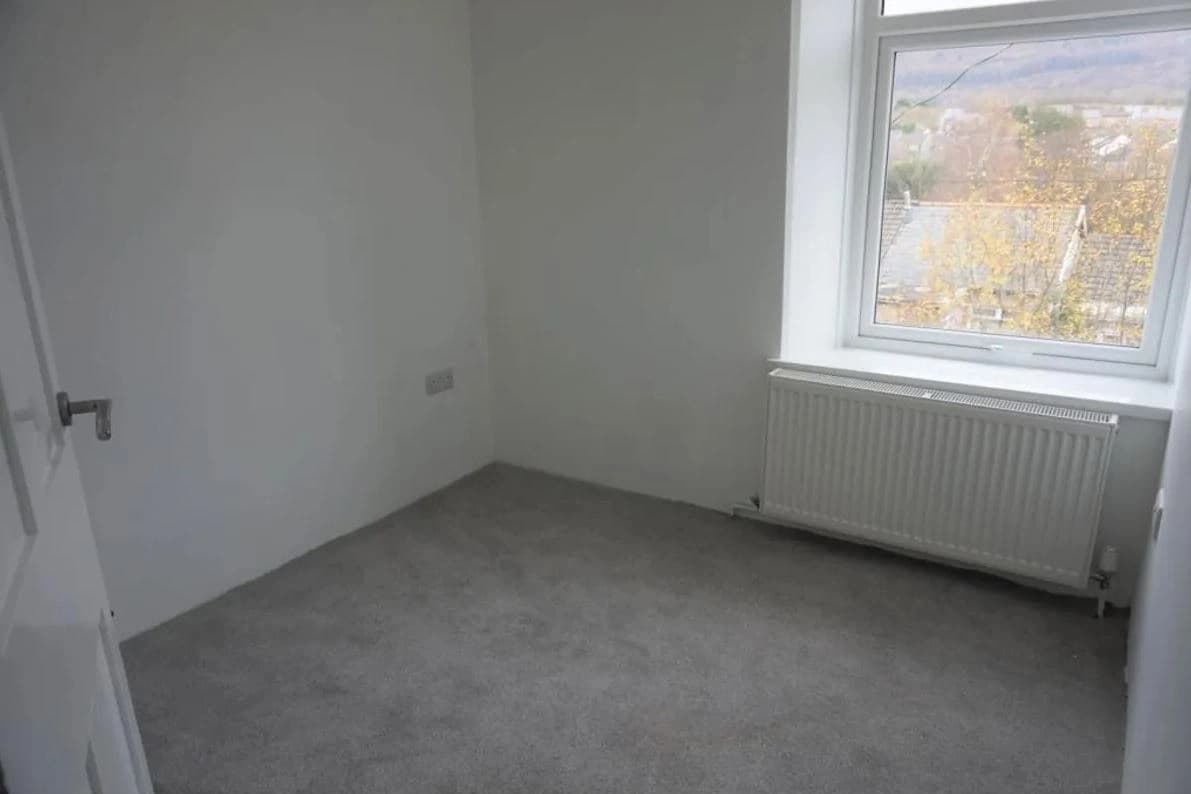 property photo 16 of 28