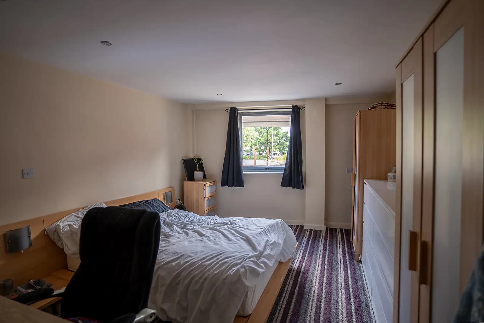 property photo 6 of 8