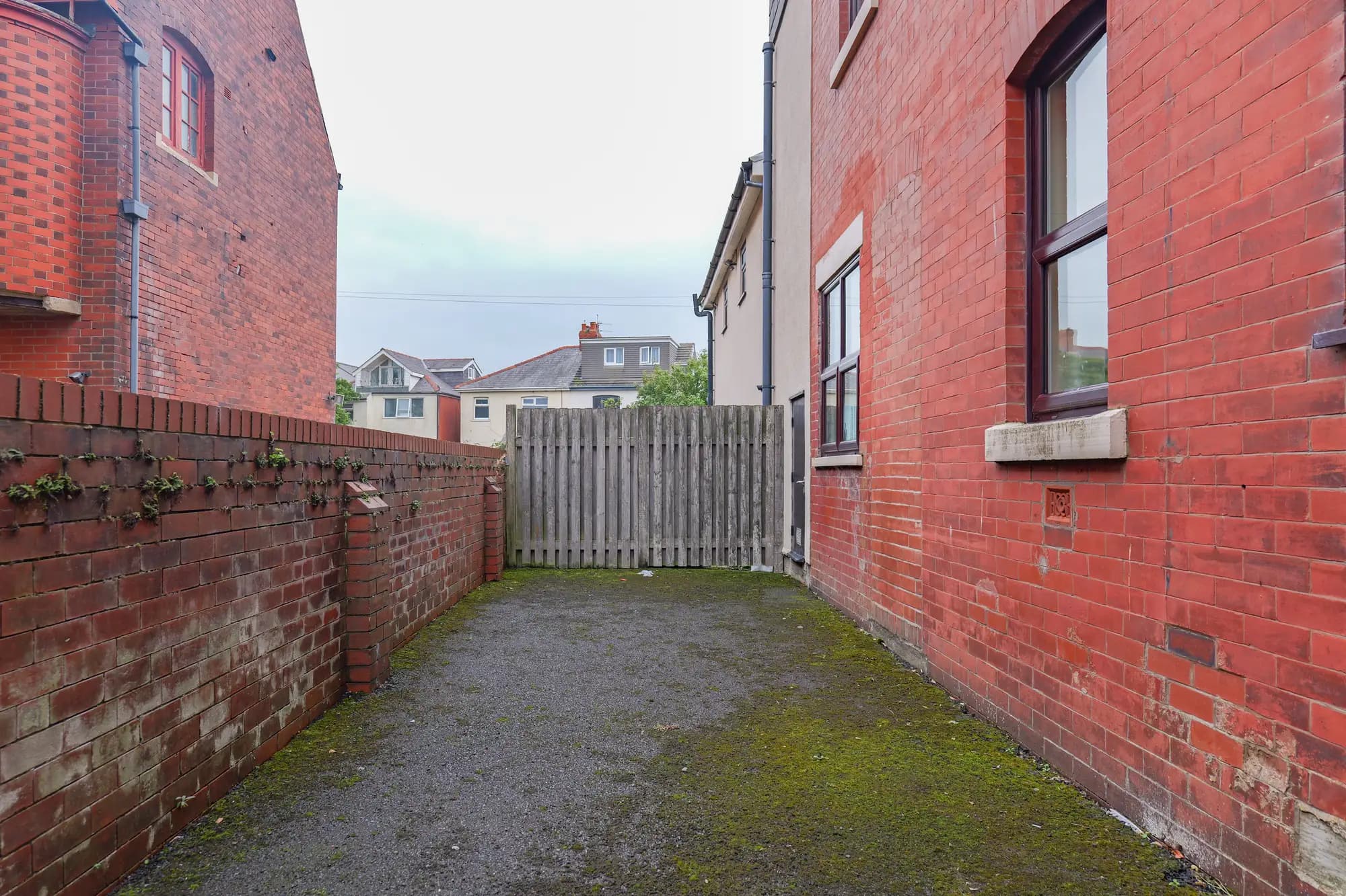 property photo 10 of 11