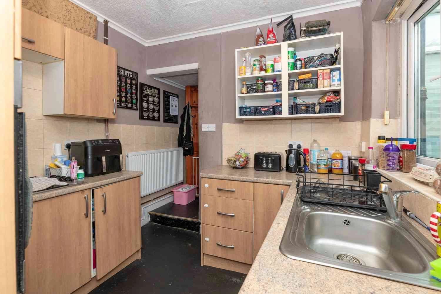 property photo 5 of 22