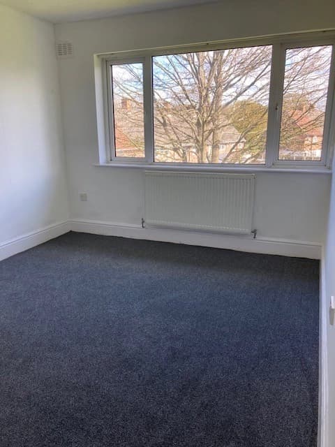 property photo 8 of 32
