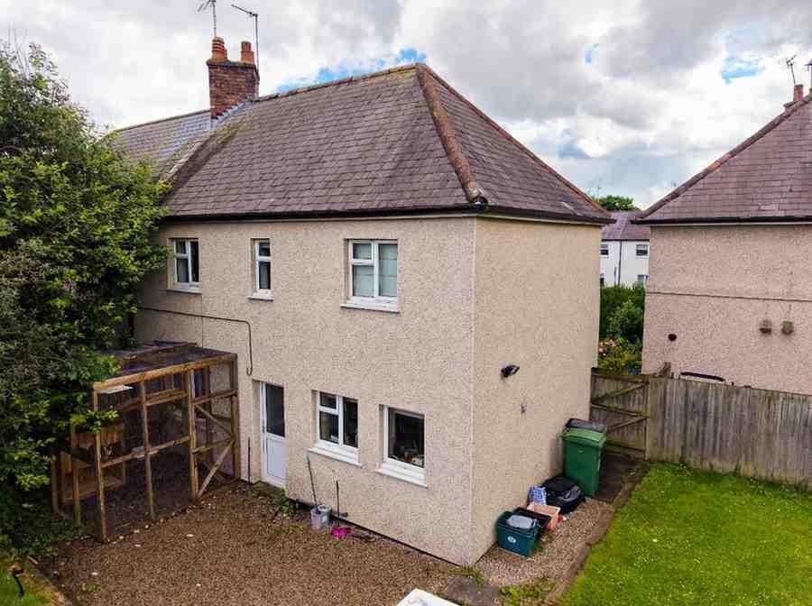 property photo 5 of 10