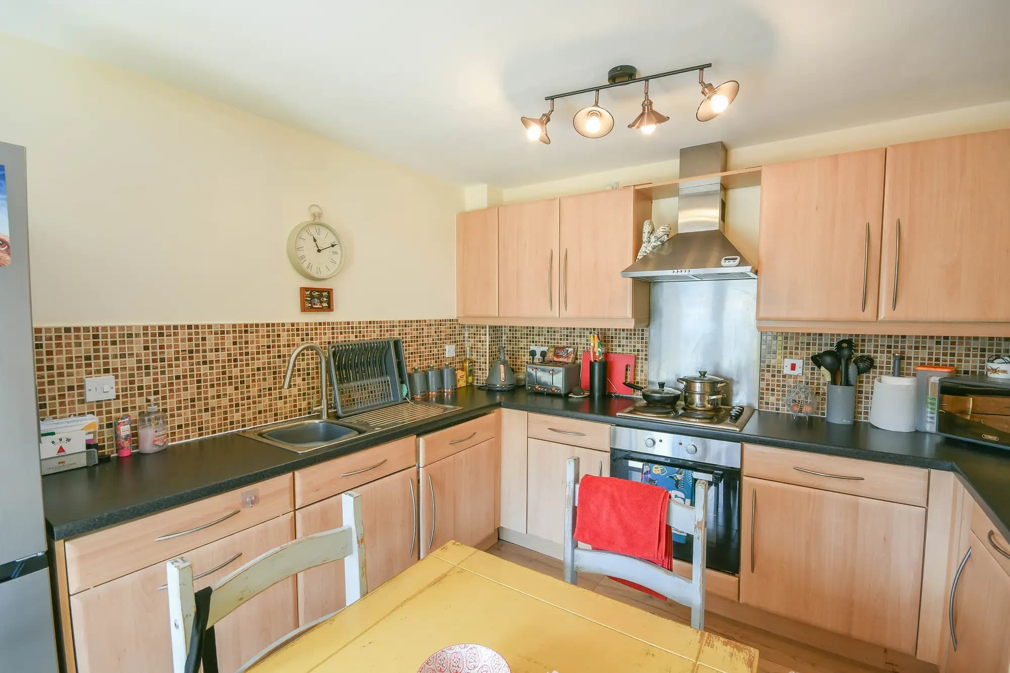 property photo 5 of 16